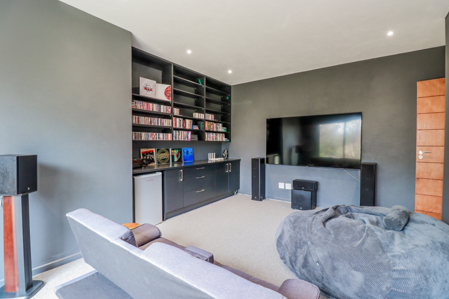 3 Bedroom Property for Sale in The Coves North West